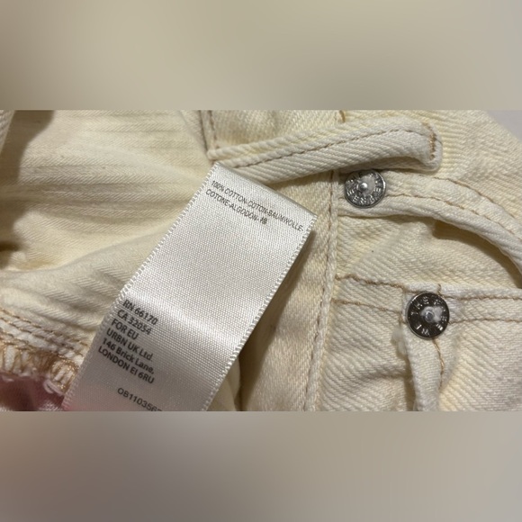 We The Free Distressed Denim Cutoff Shorts, Off White/Ivory, Size 31 - Picture 8 of 9